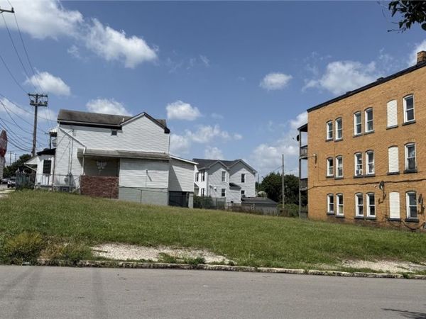 000 E 16th , Homestead, PA 15120