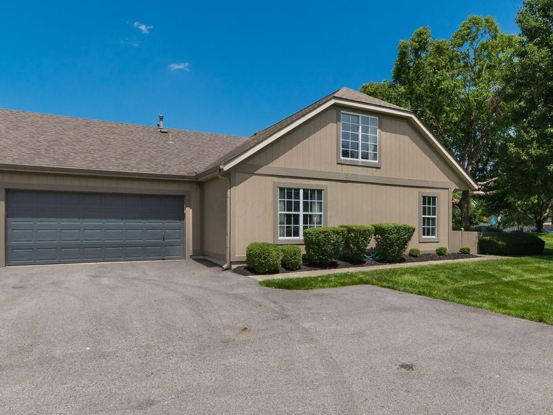 369 Windemere Circle, Westerville, OH 43082 Photo 2