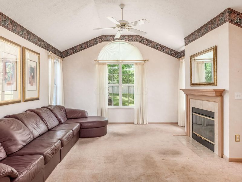 369 Windemere Circle, Westerville, OH 43082 Photo 6