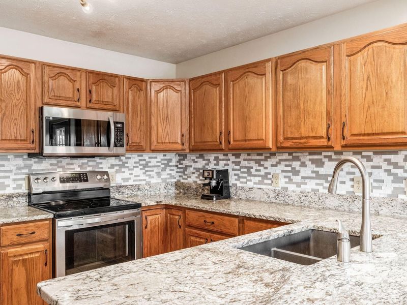 9820 Basil Road NW, Baltimore, OH 43105 Photo 3