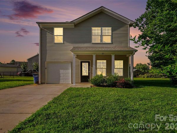 213 Wolf Creek Lane, Statesville, NC 28625