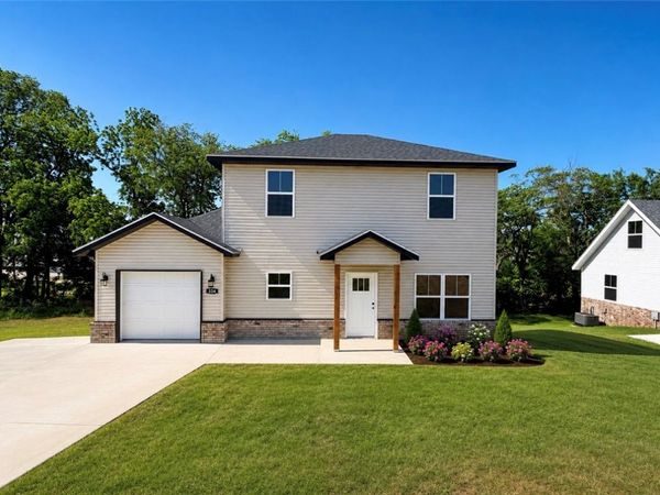 334 LaVona Lane , Huntsville, AR 72740