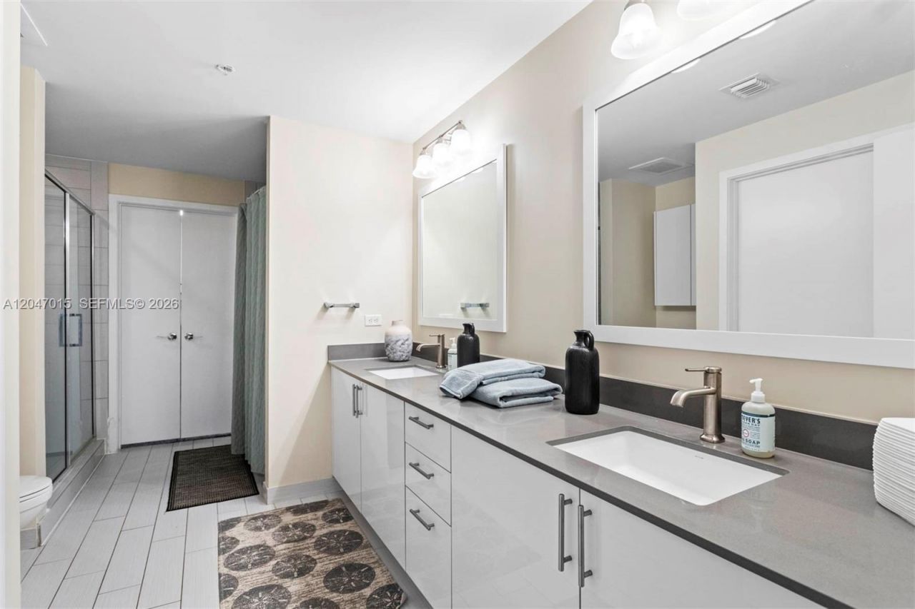 999 SW 1st Ave , Unit 2015, Miami, FL 33130 Photo