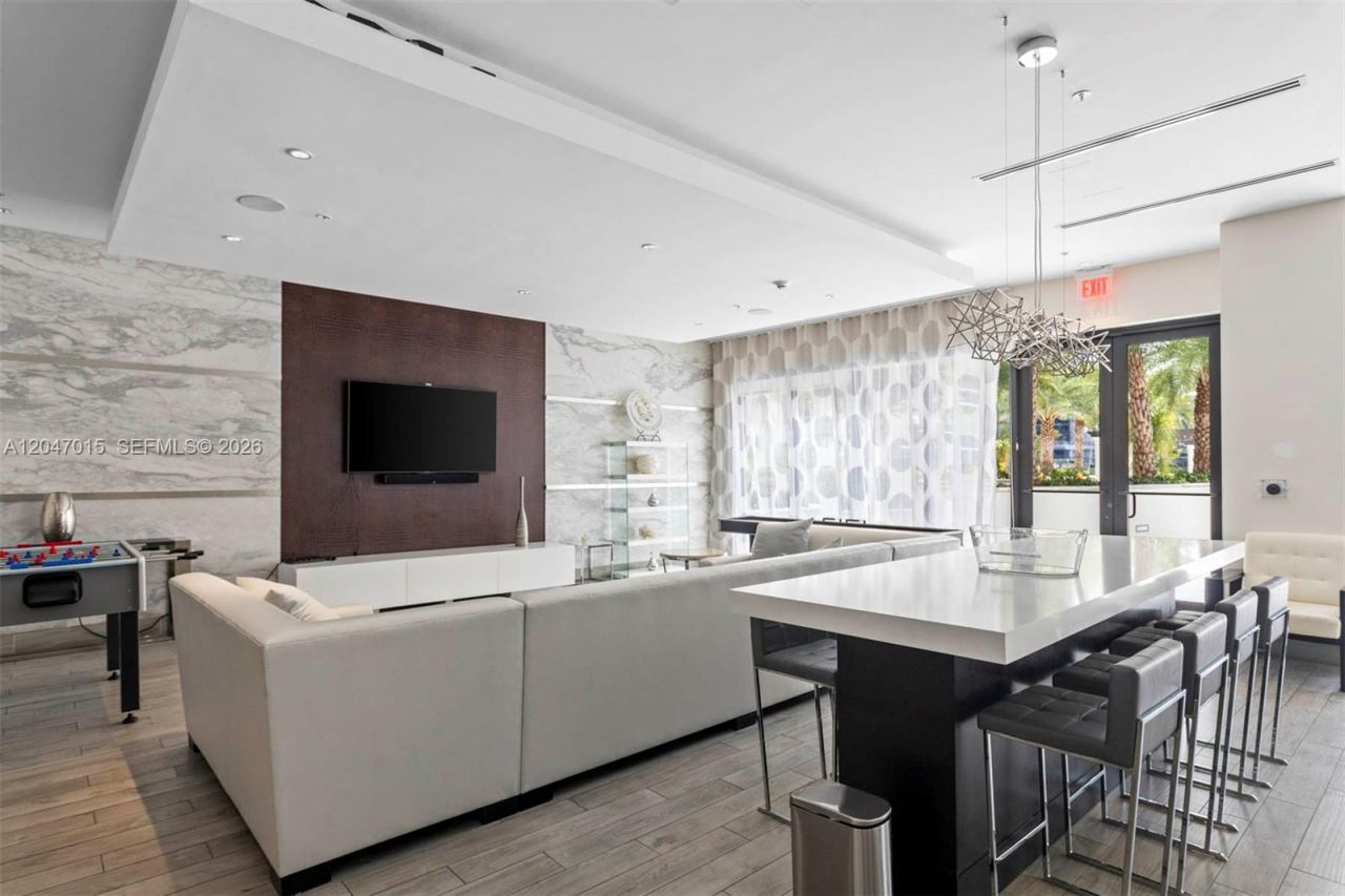 999 SW 1st Ave , Unit 2015, Miami, FL 33130 Photo