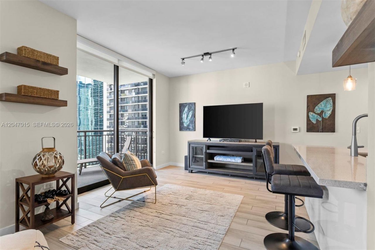999 SW 1st Ave , Unit 2015, Miami, FL 33130 Photo