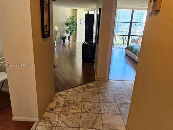 800 Parkview Dr , Unit 912, Hallandale Beach, FL 33009