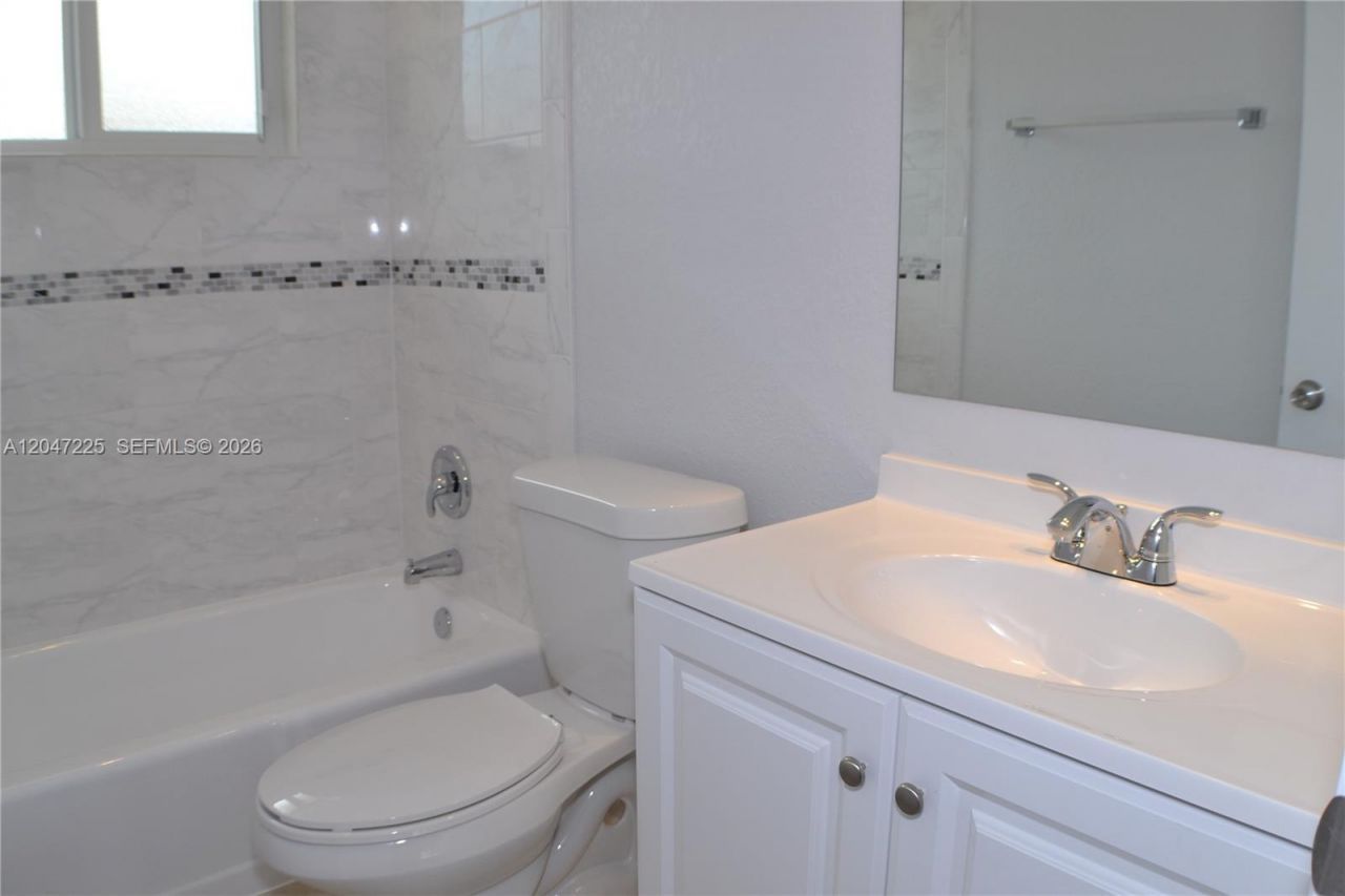 718 SE 13th St , Unit 4, Fort Lauderdale, FL 33316 Photo