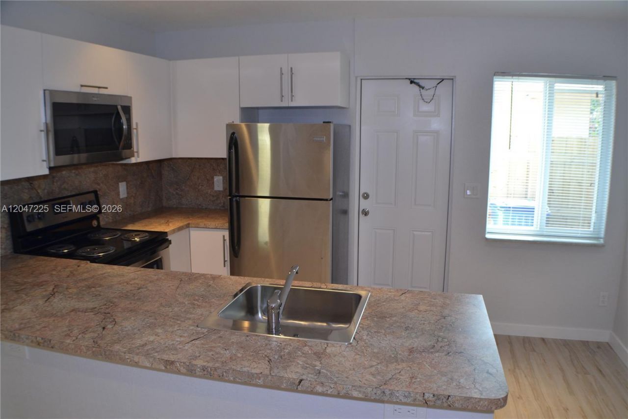718 SE 13th St , Unit 4, Fort Lauderdale, FL 33316 Photo