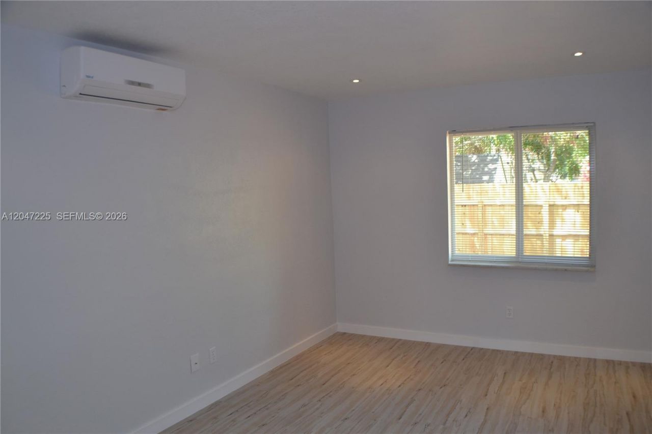 718 SE 13th St , Unit 4, Fort Lauderdale, FL 33316 Photo