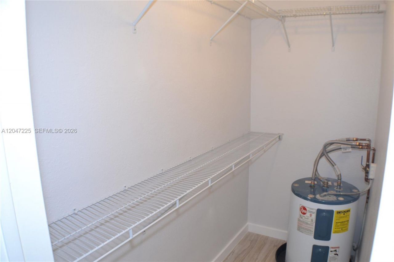 718 SE 13th St , Unit 4, Fort Lauderdale, FL 33316 Photo