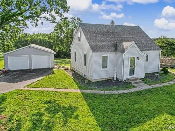 9284 Highway 61 , Ste Genevieve, MO 63670