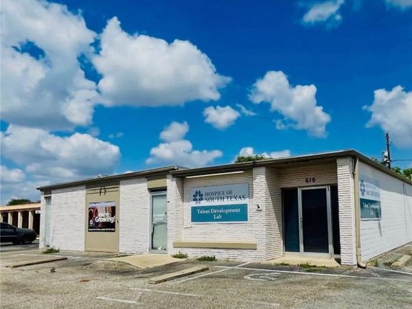 618 E Airline Road , Victoria, TX 77901