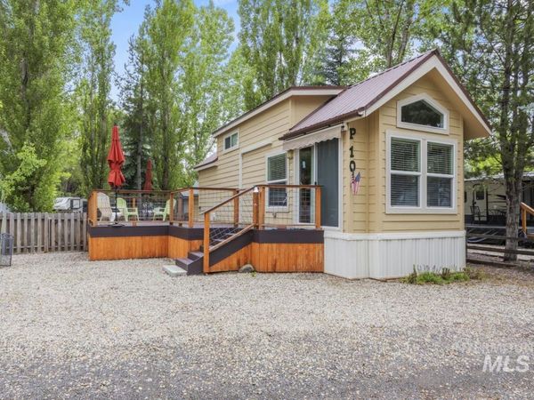 10 P Street, Cascade, ID 83611