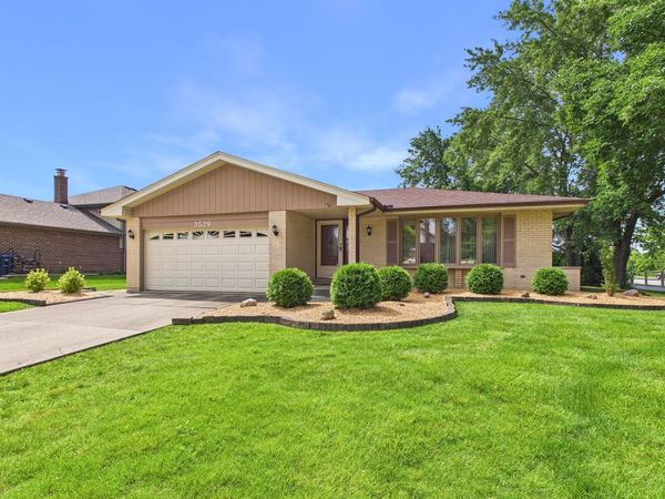 3529 Burgess Place , Darien, IL 60561