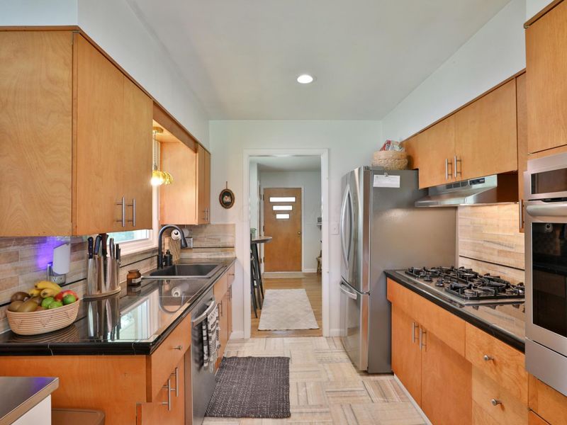 7682 Broadwyn Drive, Reynoldsburg, OH 43068 Photo 16