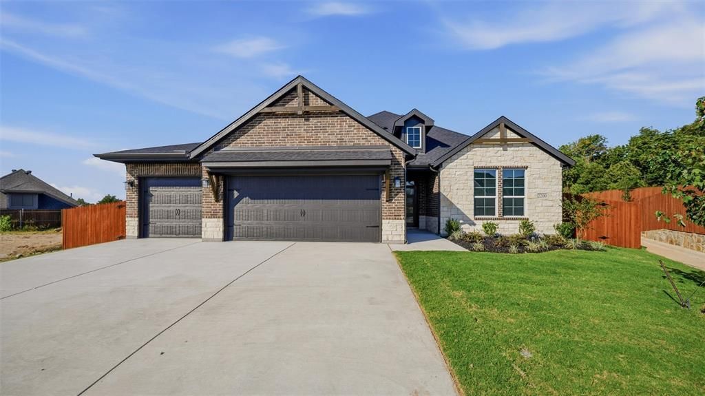 2200 Castle Rock Lane, Weatherford, TX 76087 Main Photo