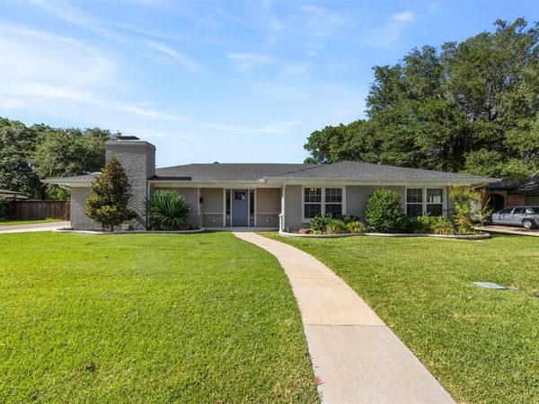 1801 Alexander Drive, Waxahachie, TX 75165