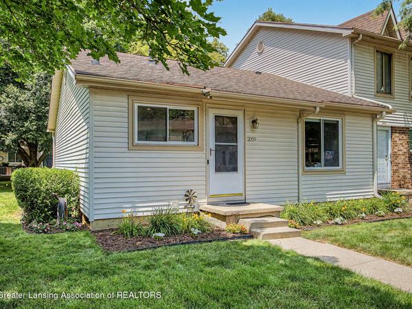 2059 La Mer Lane, Haslett, MI 48840