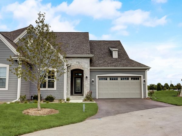 1614 Belmont Ln, Unit 35B, Oconomowoc, WI 53066