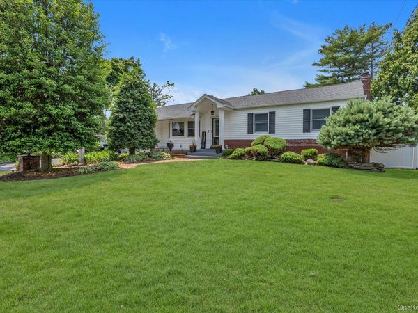 15 Elberta Drive , East Northport, NY 11731