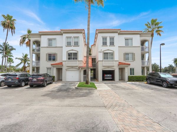 11037 Legacy Boulevard, Unit 204, Palm Beach Gardens, FL 33410