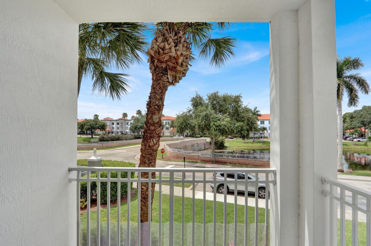 11037 Legacy Boulevard, Unit 204, Palm Beach Gardens, FL 33410 Photo