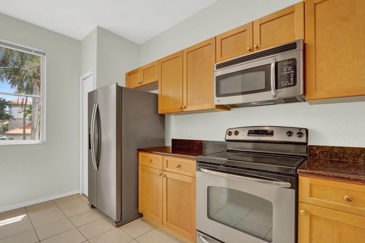 11037 Legacy Boulevard, Unit 204, Palm Beach Gardens, FL 33410 Photo