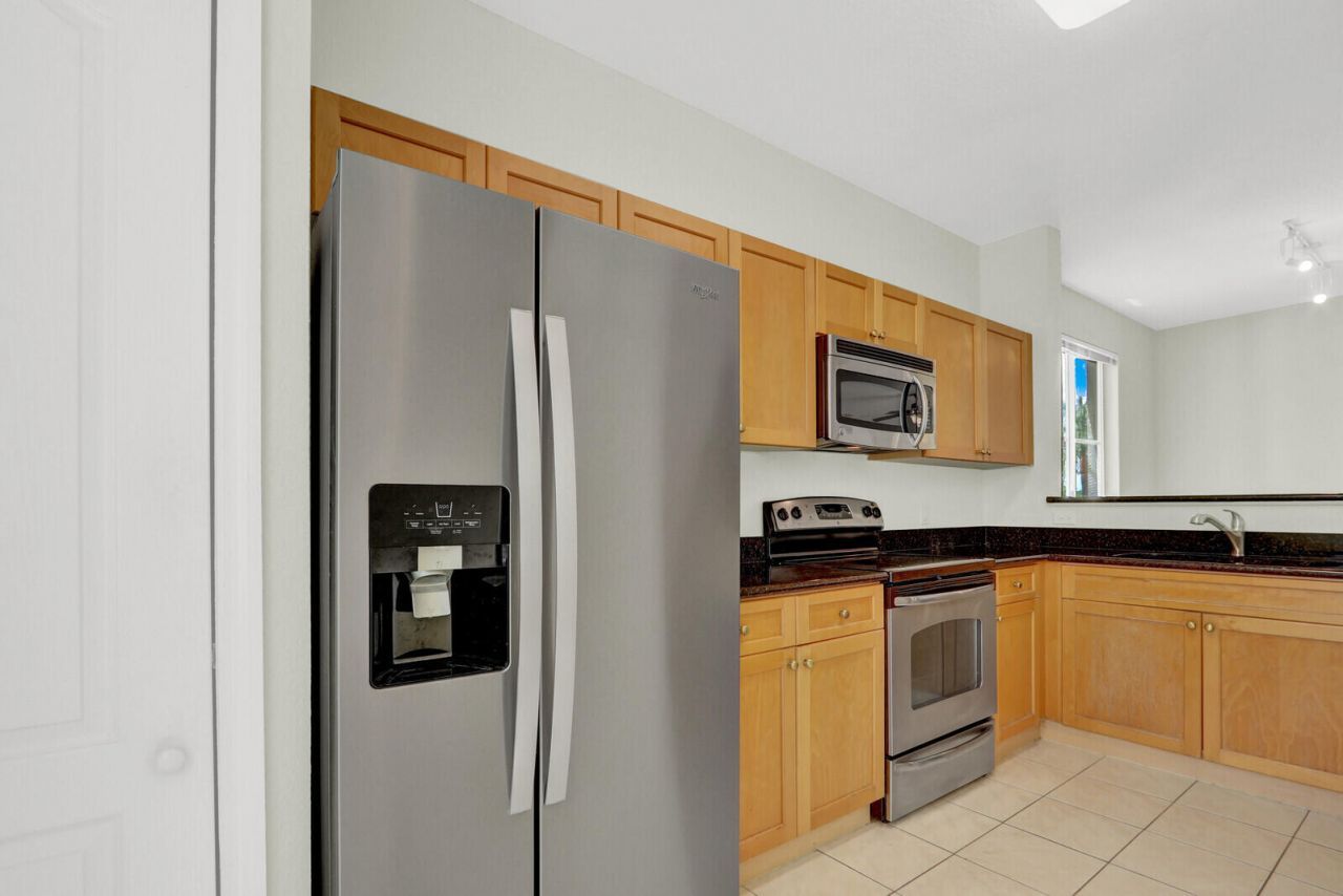 11037 Legacy Boulevard, Unit 204, Palm Beach Gardens, FL 33410 Photo