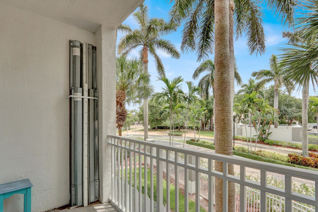 11037 Legacy Boulevard, Unit 204, Palm Beach Gardens, FL 33410 Photo