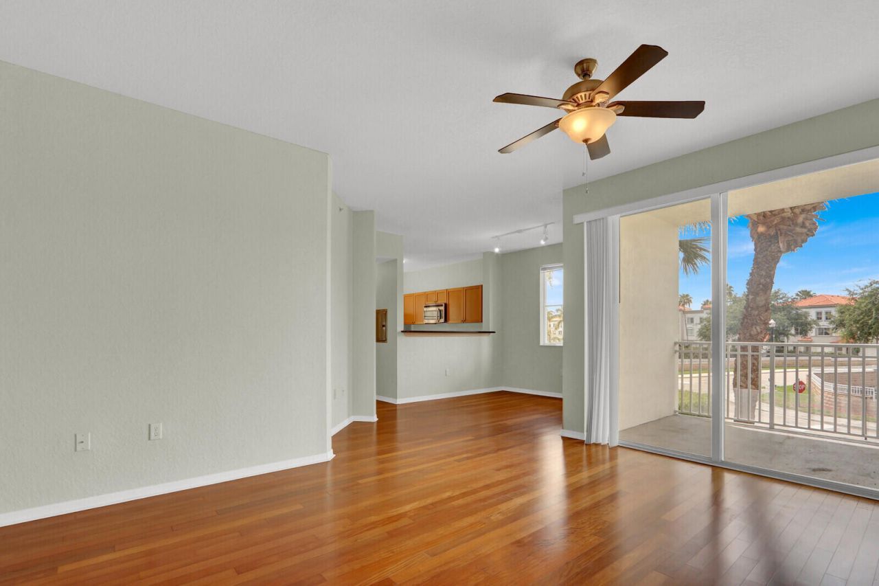 11037 Legacy Boulevard, Unit 204, Palm Beach Gardens, FL 33410 Photo