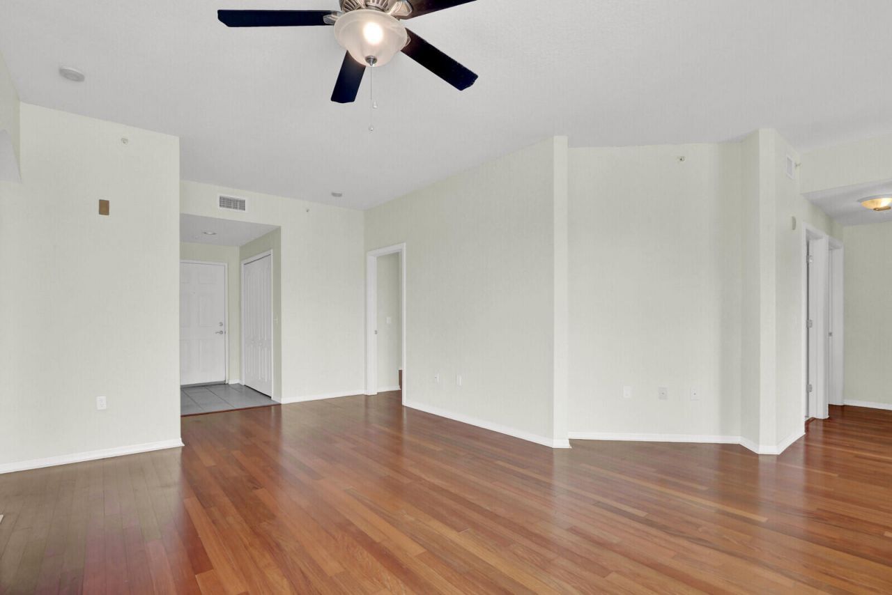 11037 Legacy Boulevard, Unit 204, Palm Beach Gardens, FL 33410 Photo
