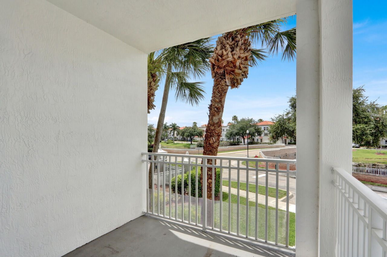 11037 Legacy Boulevard, Unit 204, Palm Beach Gardens, FL 33410 Photo