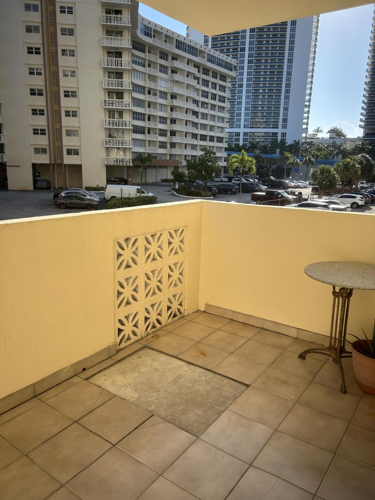 1833 S Ocean Drive, Unit 205, Hallandale Beach, FL 33009 Photo