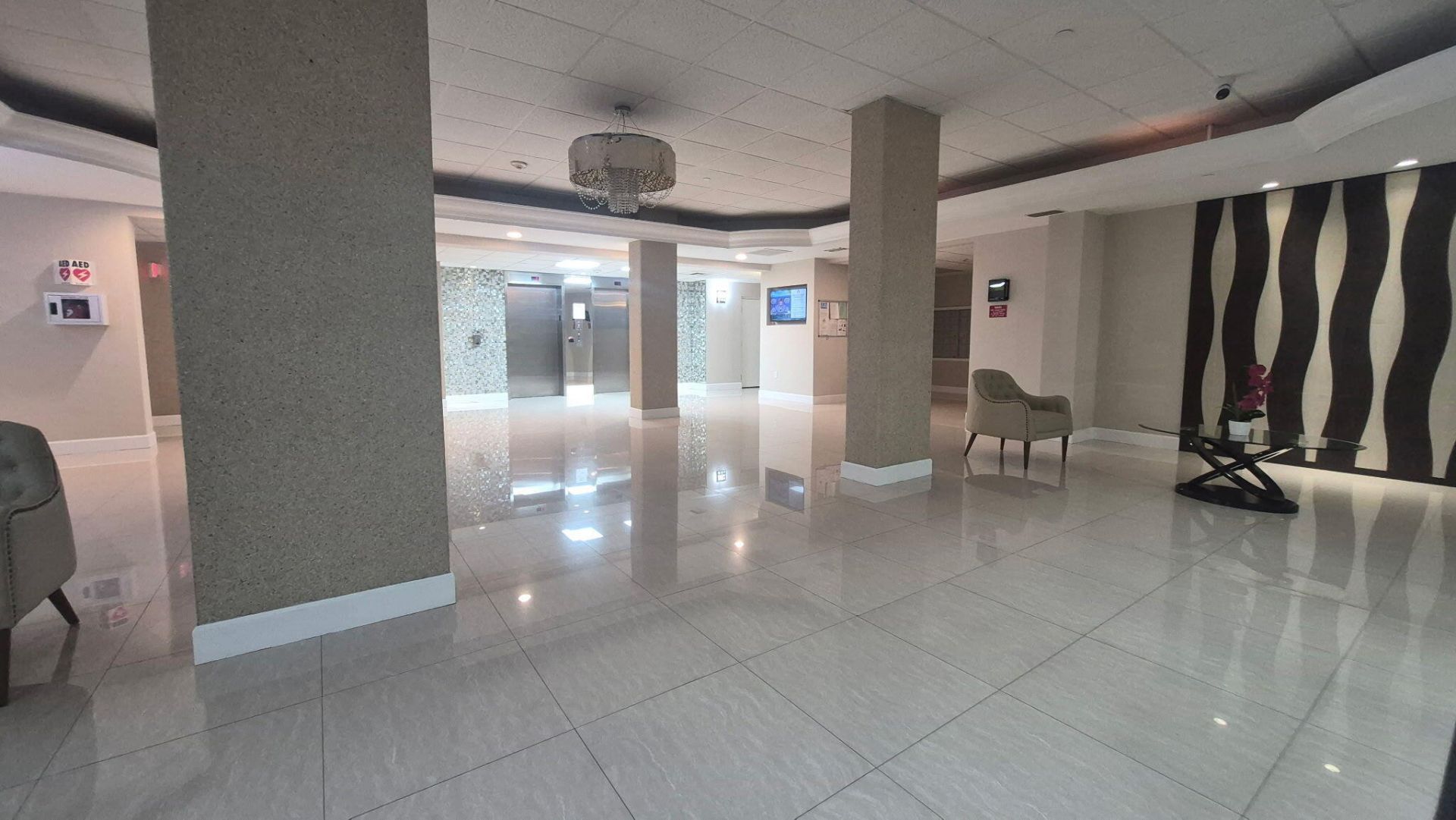 1833 S Ocean Drive, Unit 205, Hallandale Beach, FL 33009 Photo