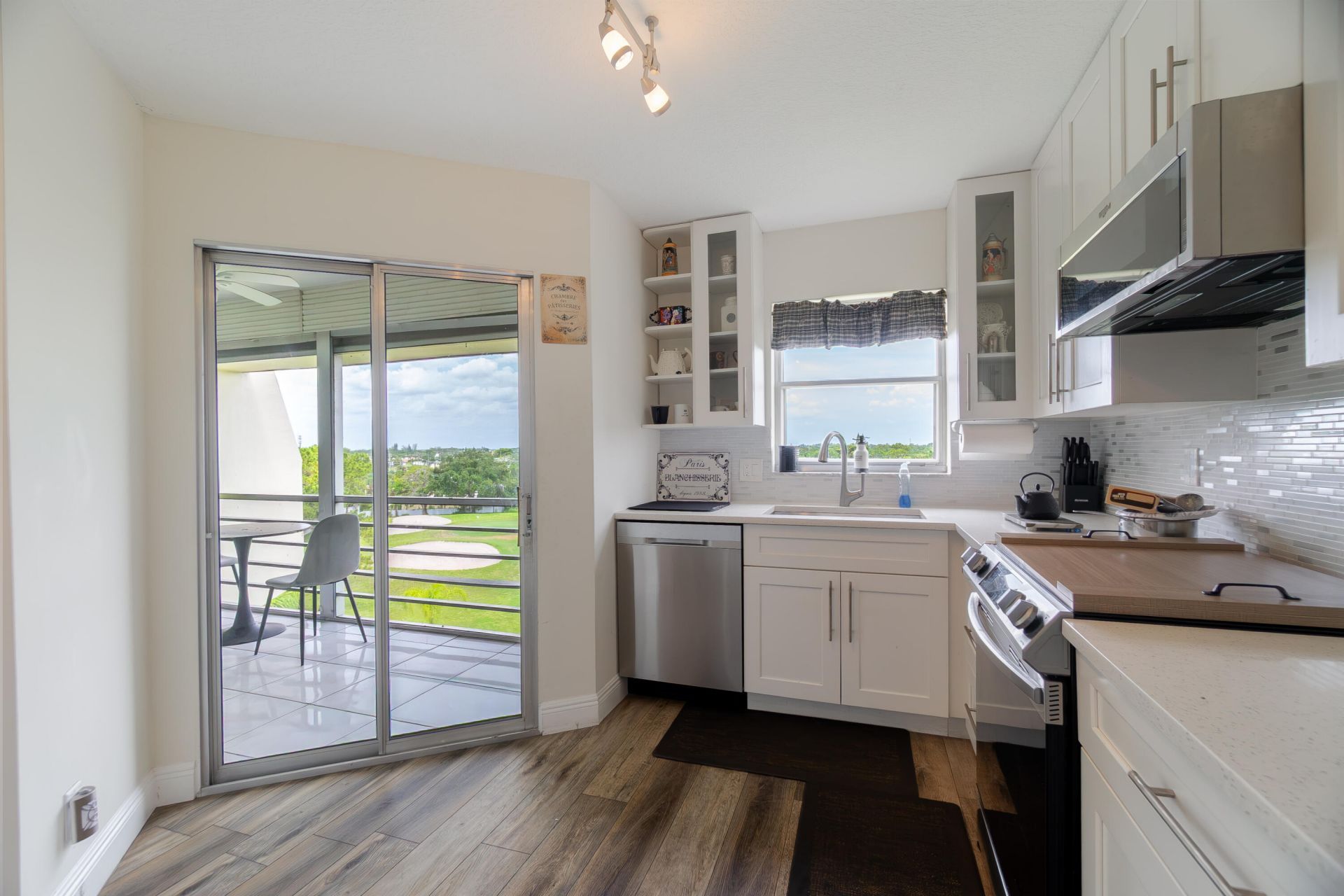 3959 Via Poinciana Drive, Unit 602, Lake Worth, FL 33467 Photo