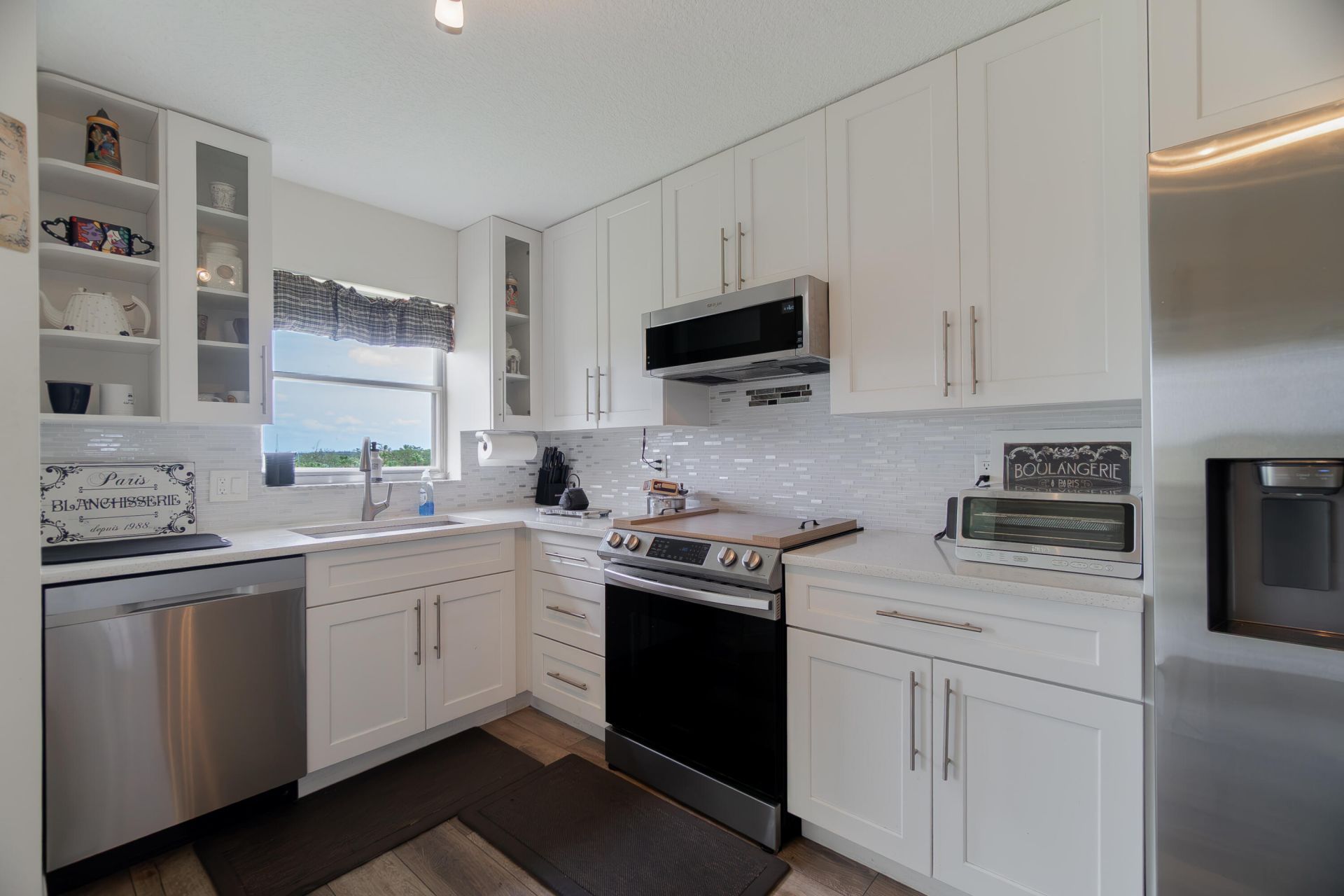 3959 Via Poinciana Drive, Unit 602, Lake Worth, FL 33467 Photo
