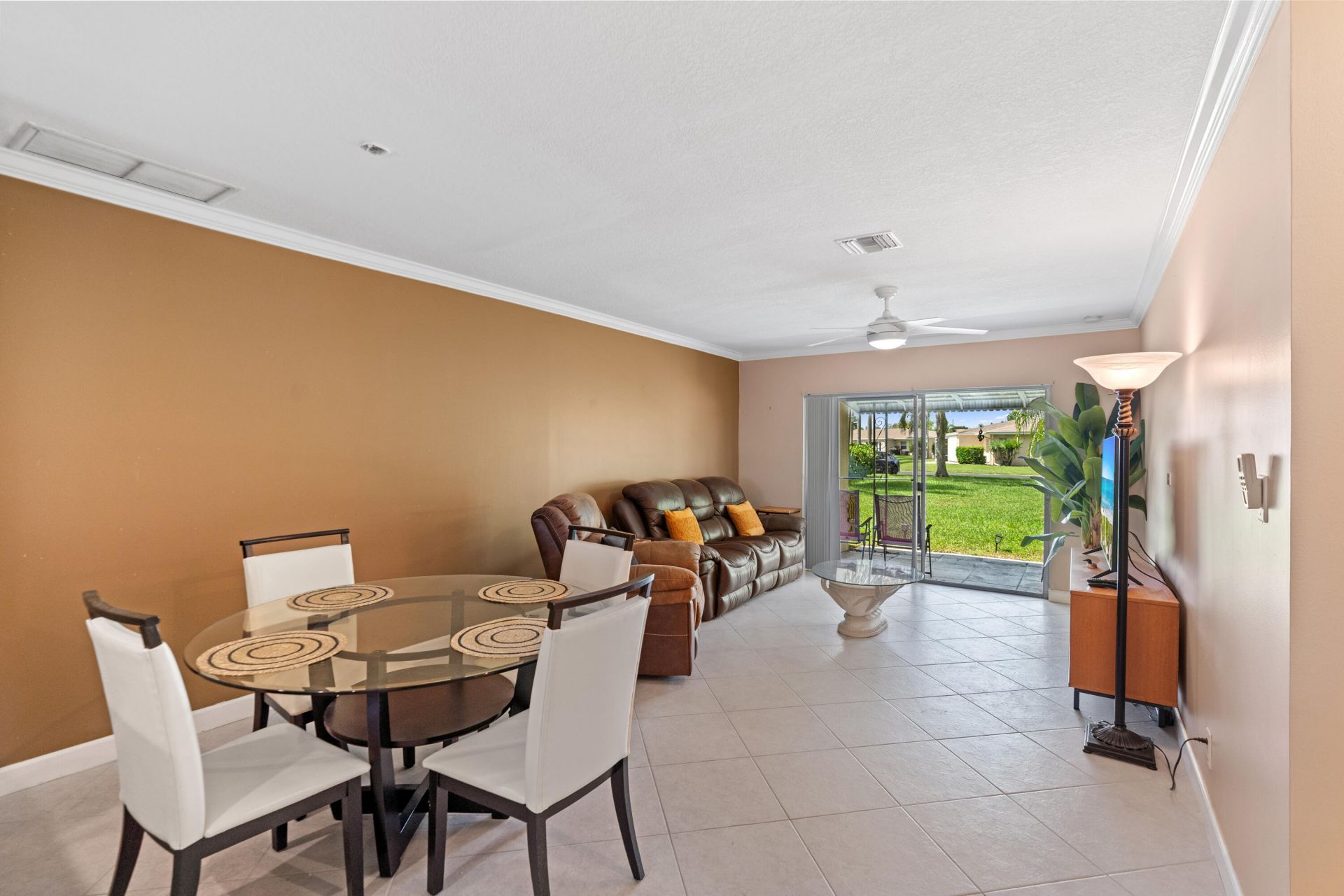 8666 Bella Vista Drive, Unit 111, Boca Raton, FL 33433 Photo
