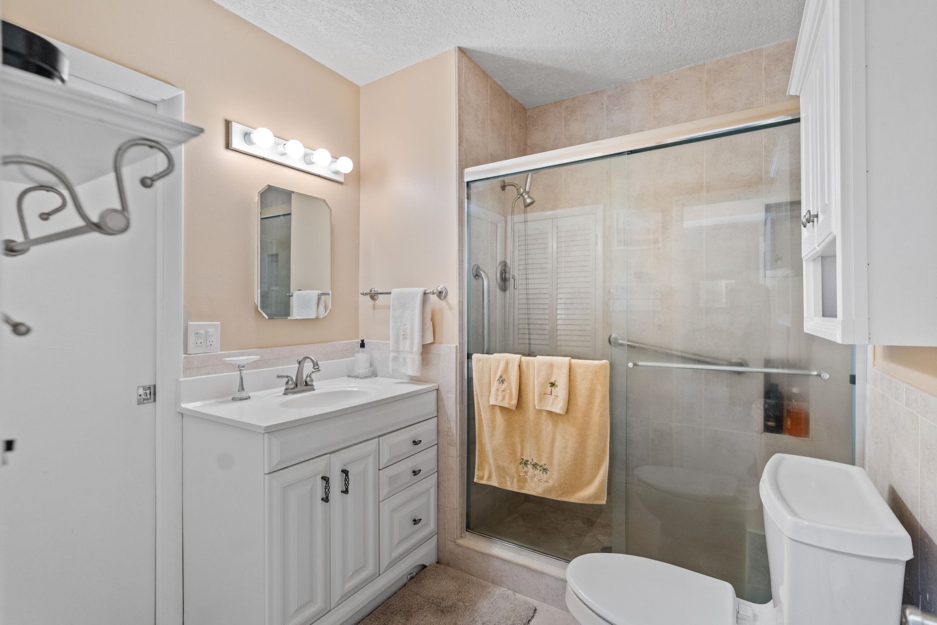 8666 Bella Vista Drive, Unit 111, Boca Raton, FL 33433 Photo