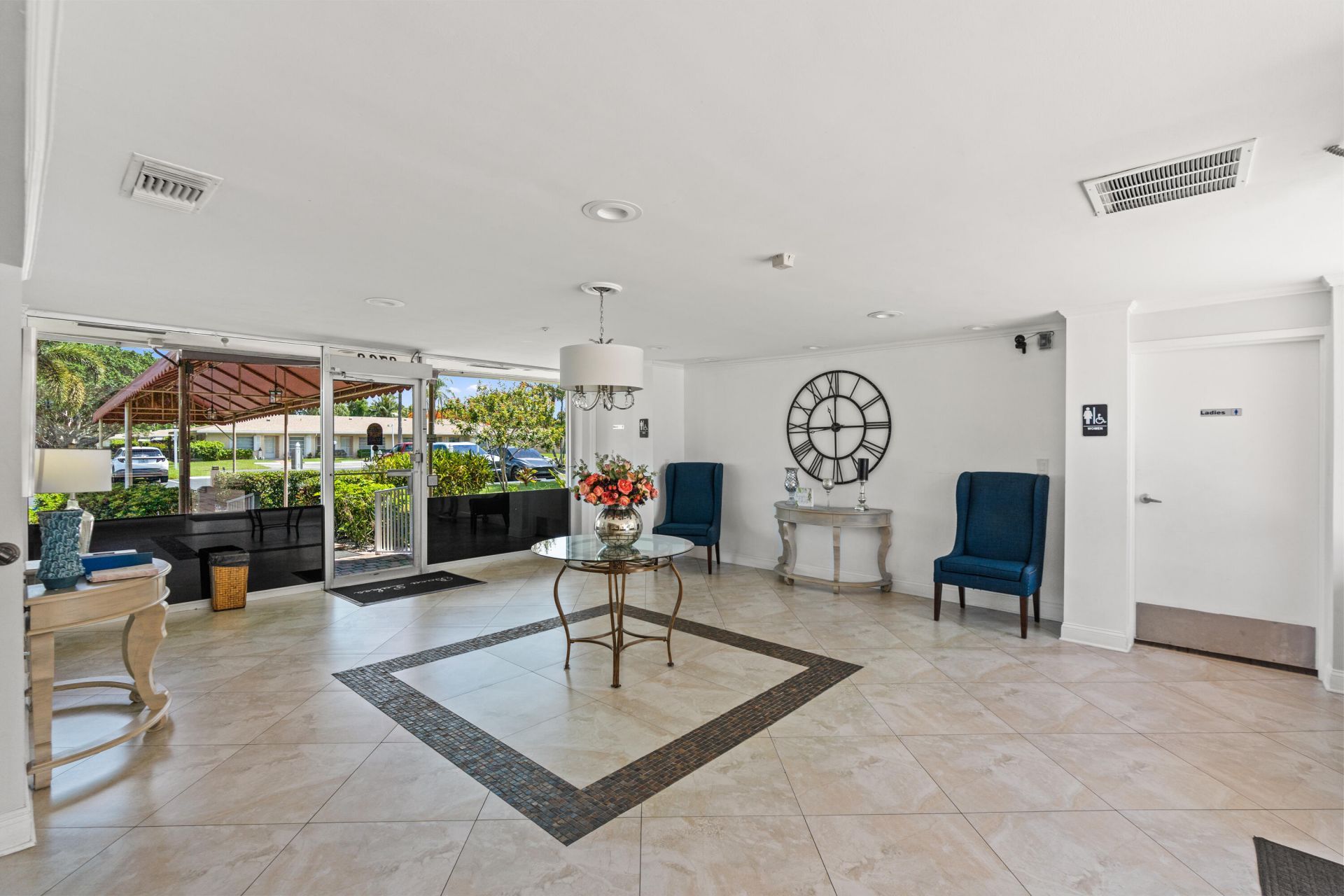 8666 Bella Vista Drive, Unit 111, Boca Raton, FL 33433 Photo