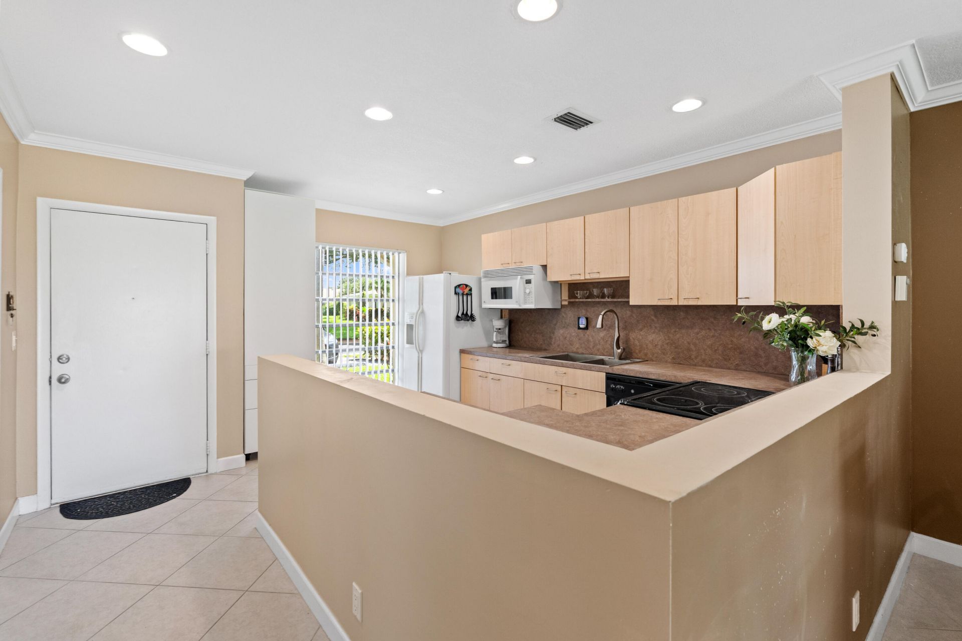 8666 Bella Vista Drive, Unit 111, Boca Raton, FL 33433 Photo