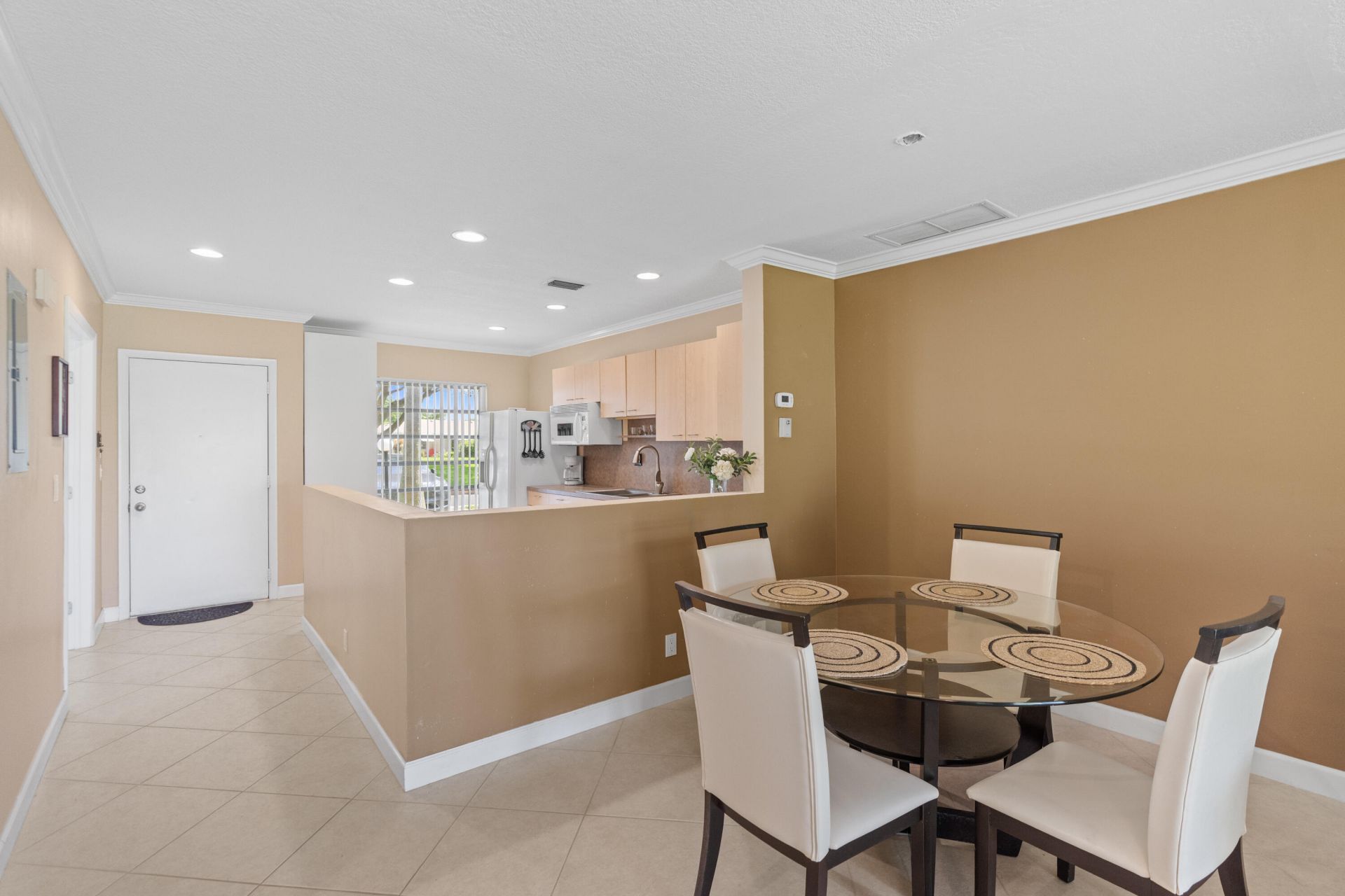 8666 Bella Vista Drive, Unit 111, Boca Raton, FL 33433 Photo