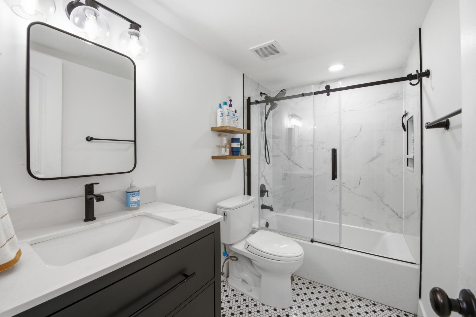 371 W Park Drive, Unit 1-17, Miami, FL 33172 Photo