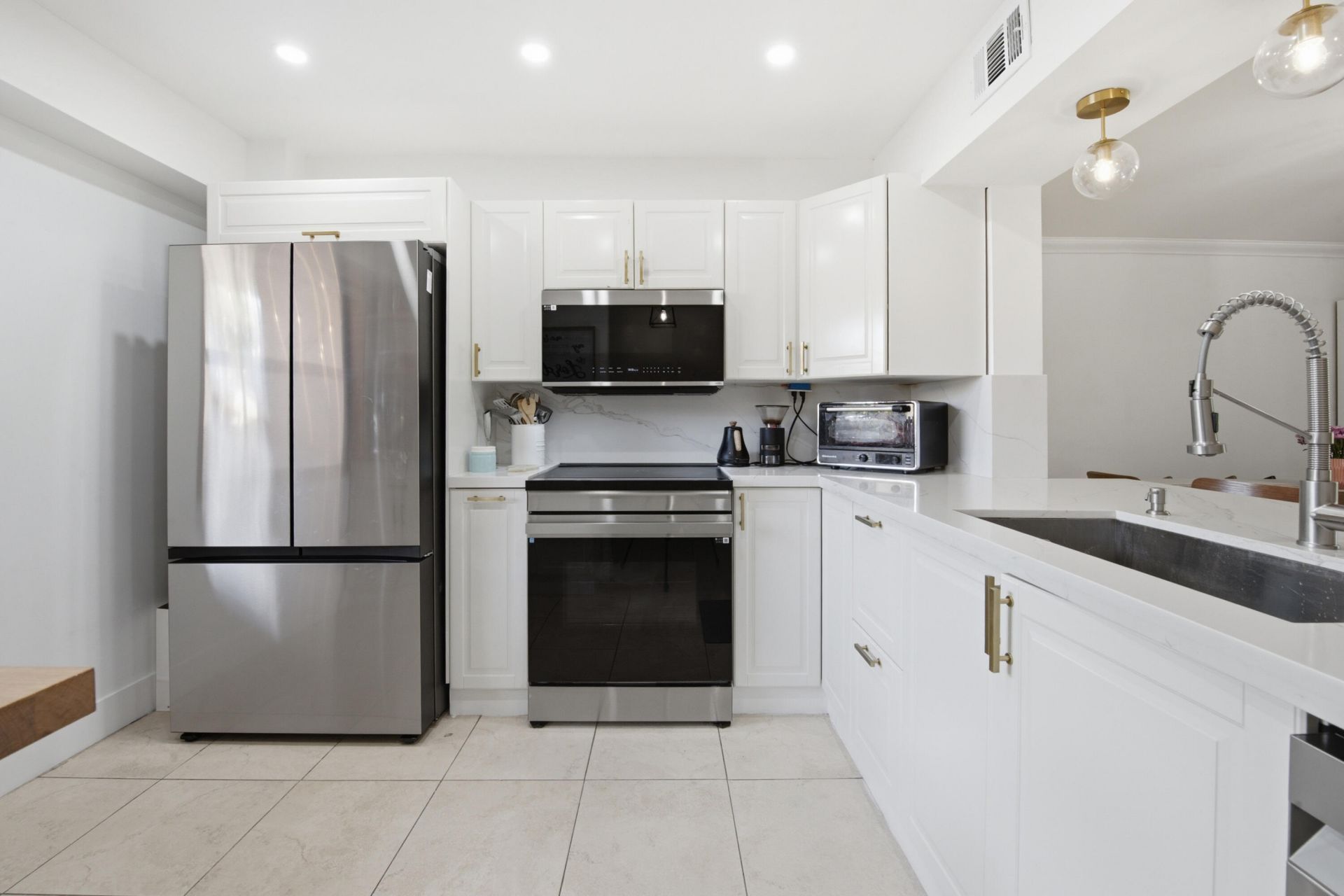 371 W Park Drive, Unit 1-17, Miami, FL 33172 Photo