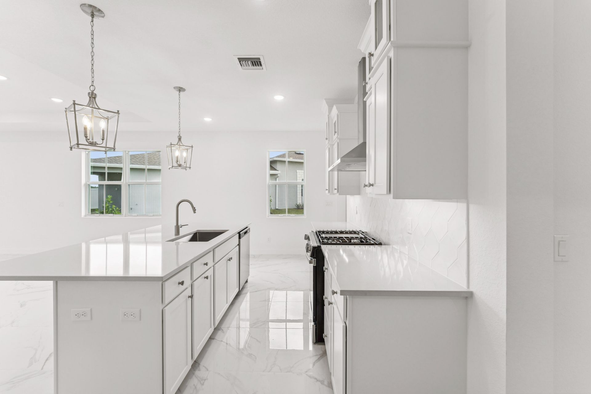 10059 NW Dreamweaver Road, Port Saint Lucie, FL 34987 Photo