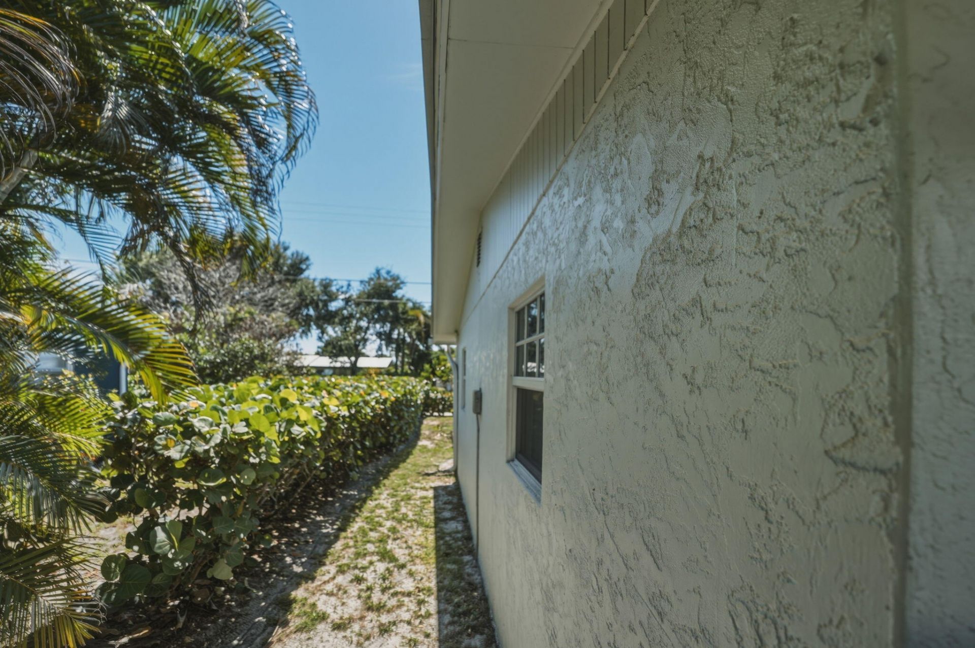 1252 SE Madison Avenue, Stuart, FL 34996 Photo