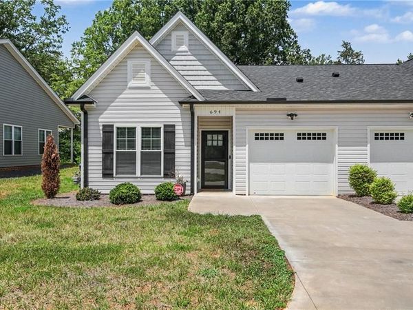 694 W Lee Avenue, Yadkinville, NC 27055
