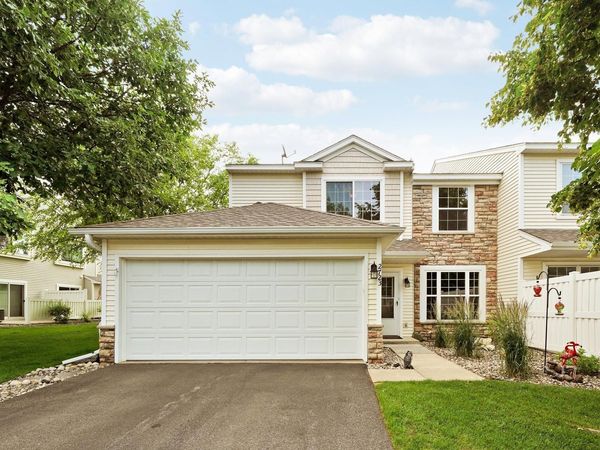 2723 Wagon Wheel Curve, Chaska, MN 55318