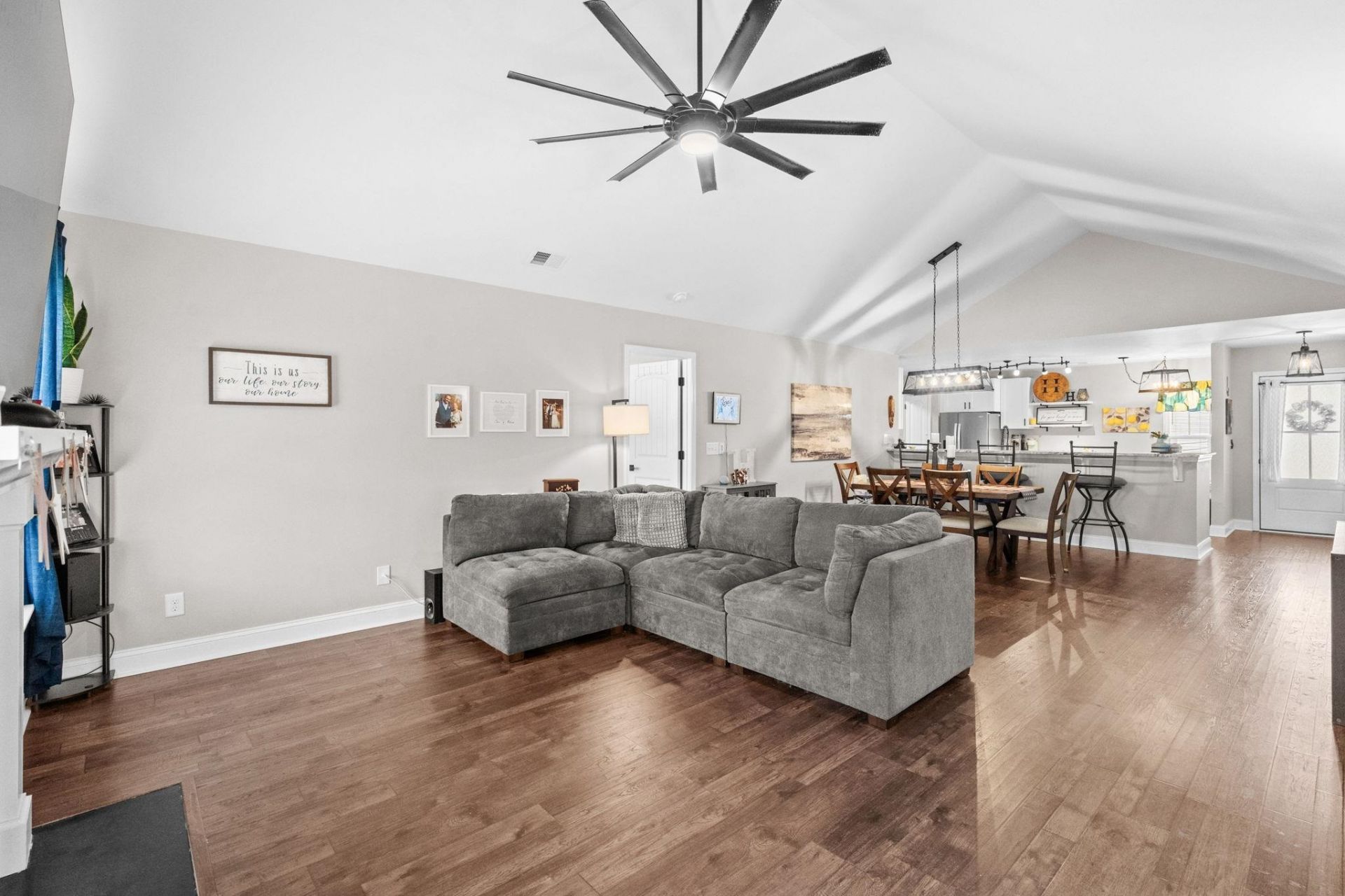 1141 Bethpage Dr. Photo 6
