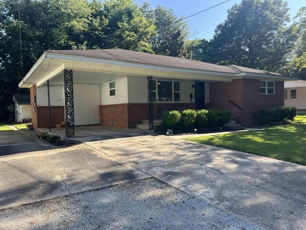 720 Frisco Lane, Piggott, AR 72454