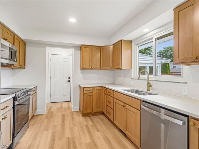 6305 Meadowbrook Drive, Mentor, OH 44060 Photo 14